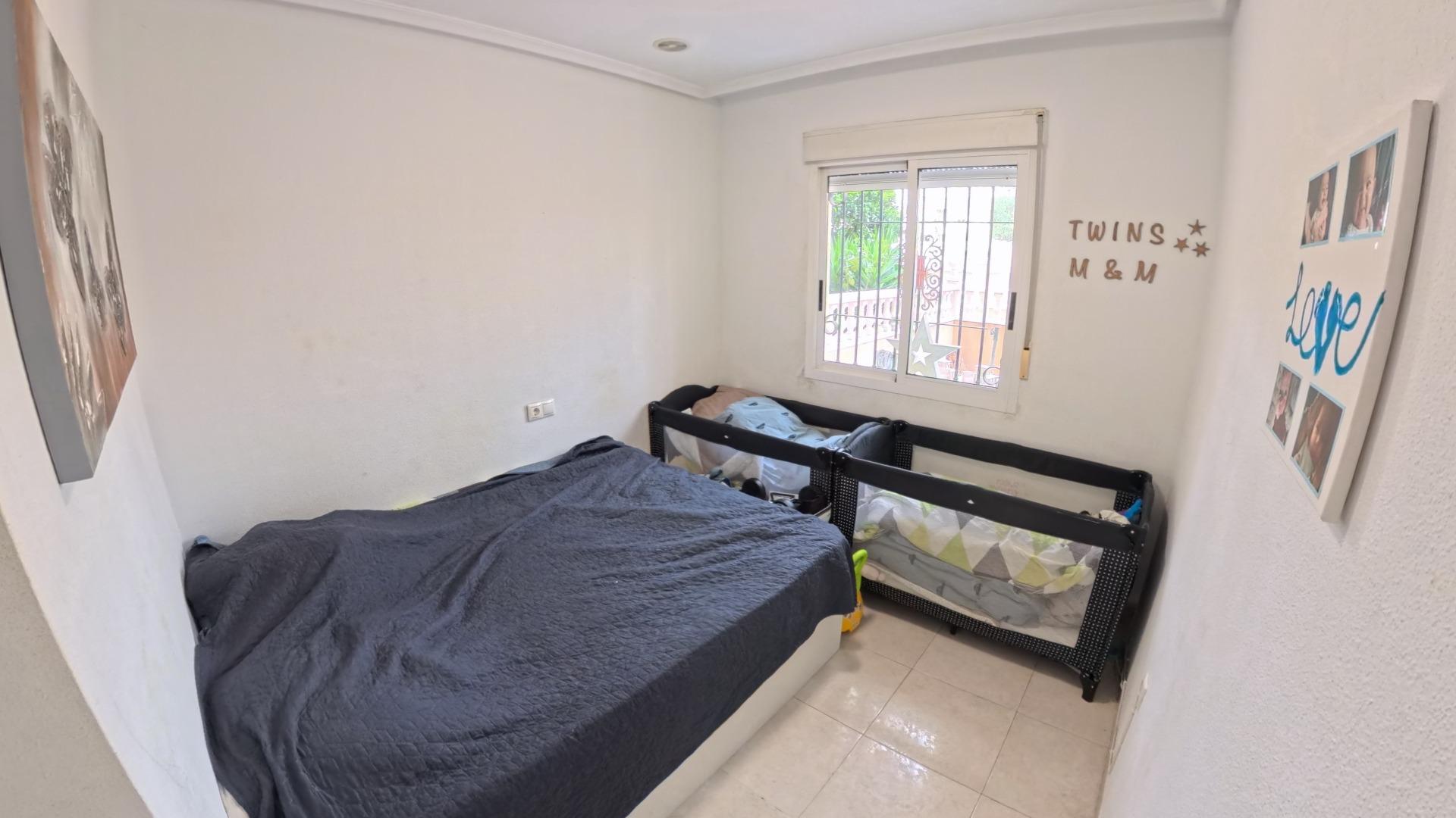 Master bedroom in apartment for sale in Torrevieja