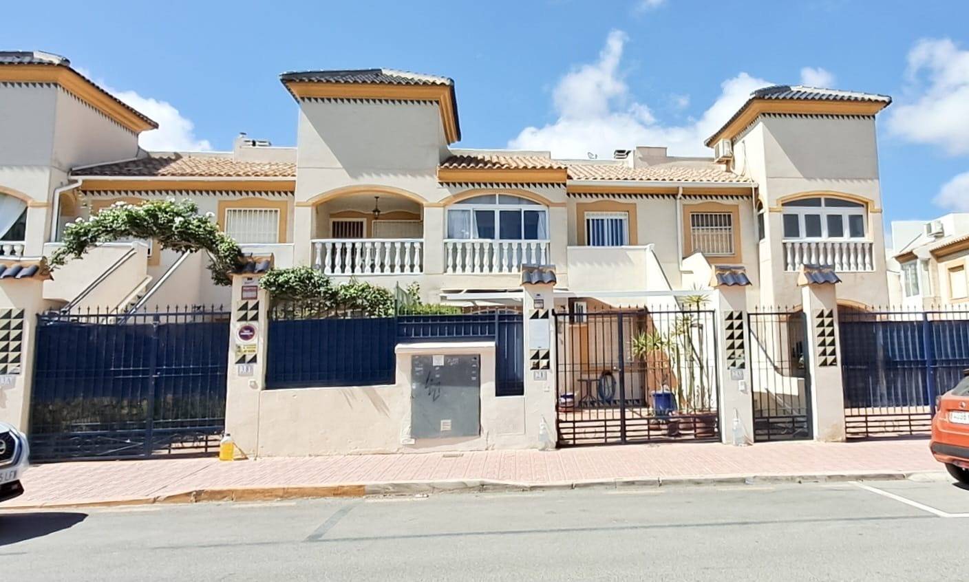 Terrace in apartment for sale in Torrevieja