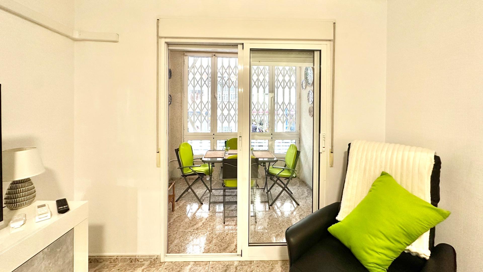 Located on Calle Félix Rodríguez de la Fuente, in a convenient and well-connected area of Torrevieja