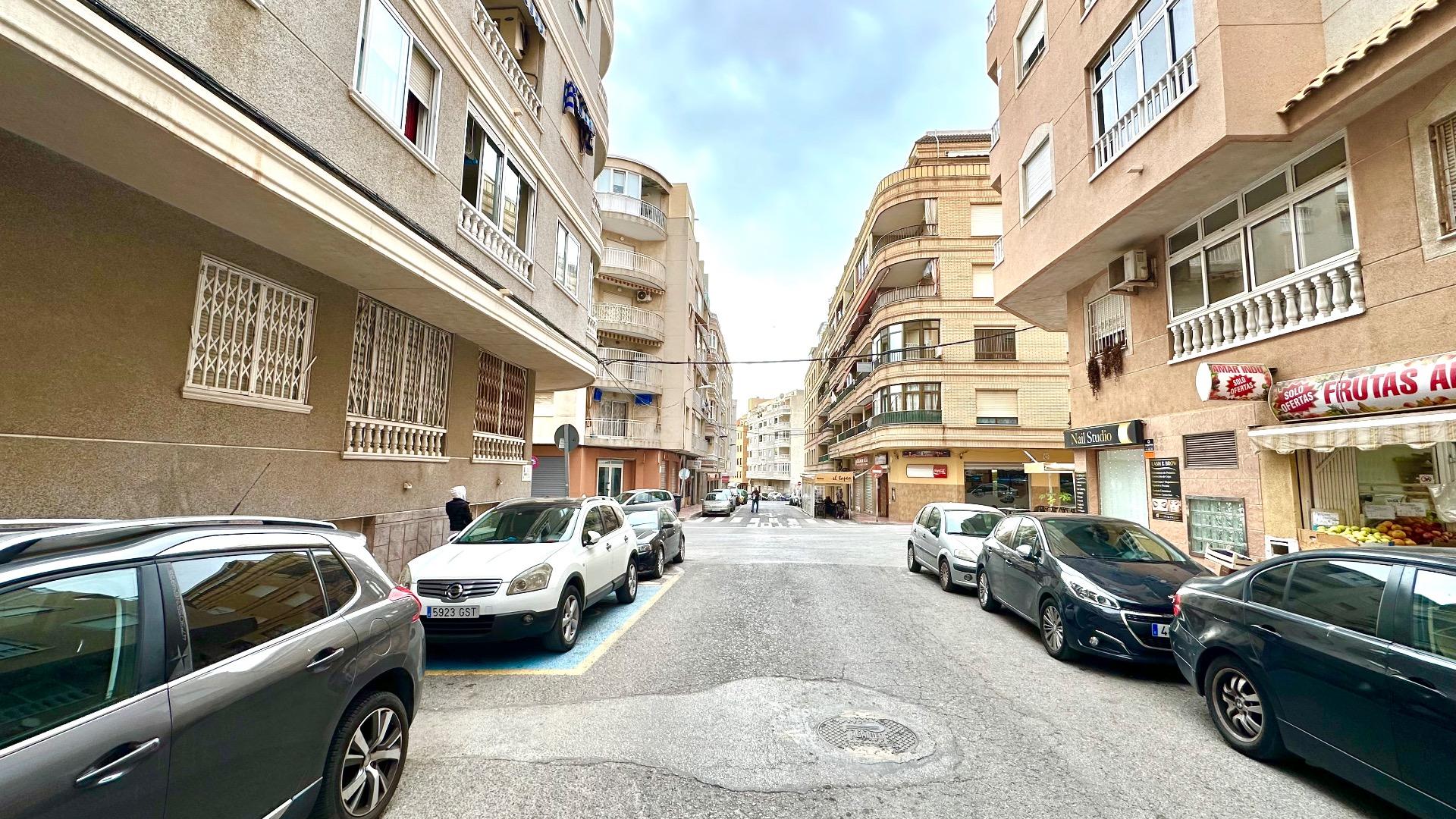 Terrace in apartment for sale in Torrevieja