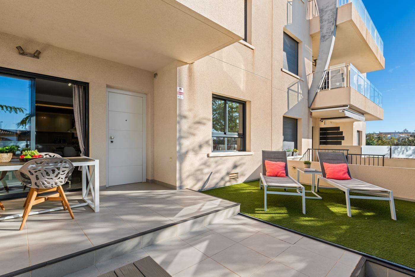 Garden in apartment for sale in Pilar de La Horadada
