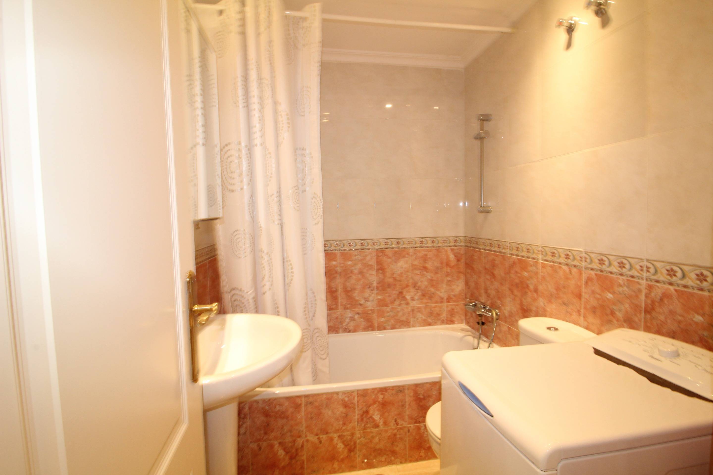 Bedroom in apartment for sale in Torrevieja