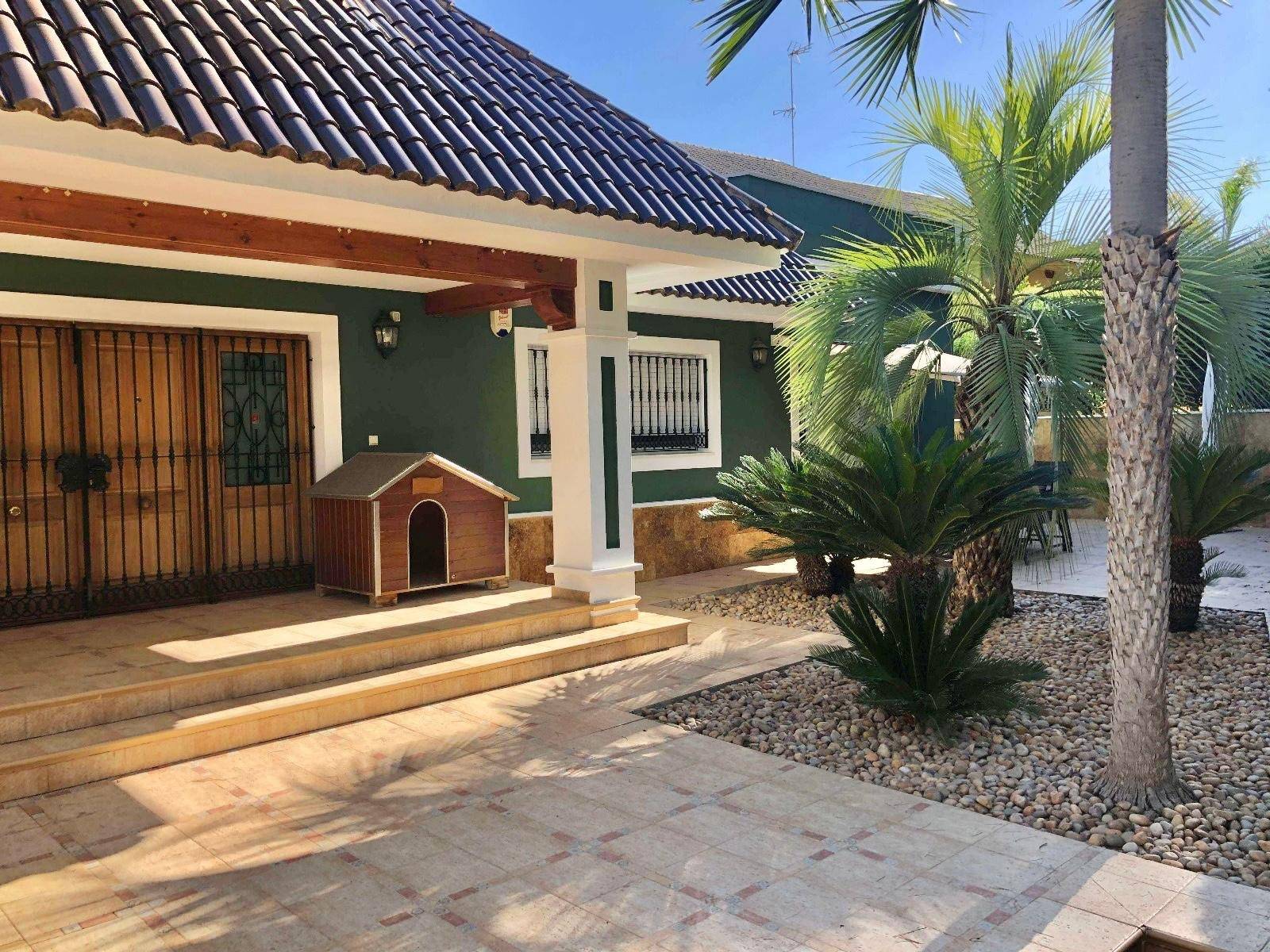 Dining area in villa for sale in El Palmar