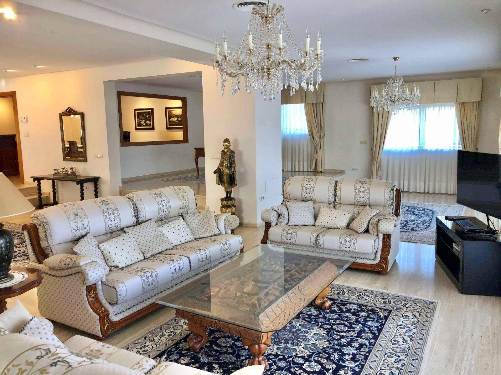Pool area in villa for sale in El Palmar