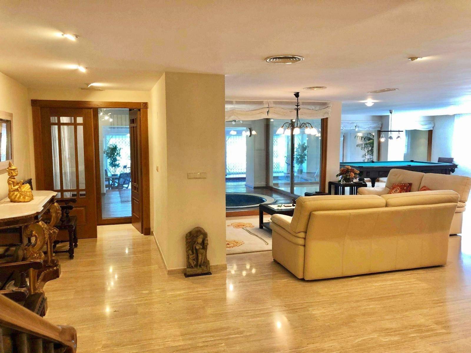 Bedroom in villa for sale in El Palmar