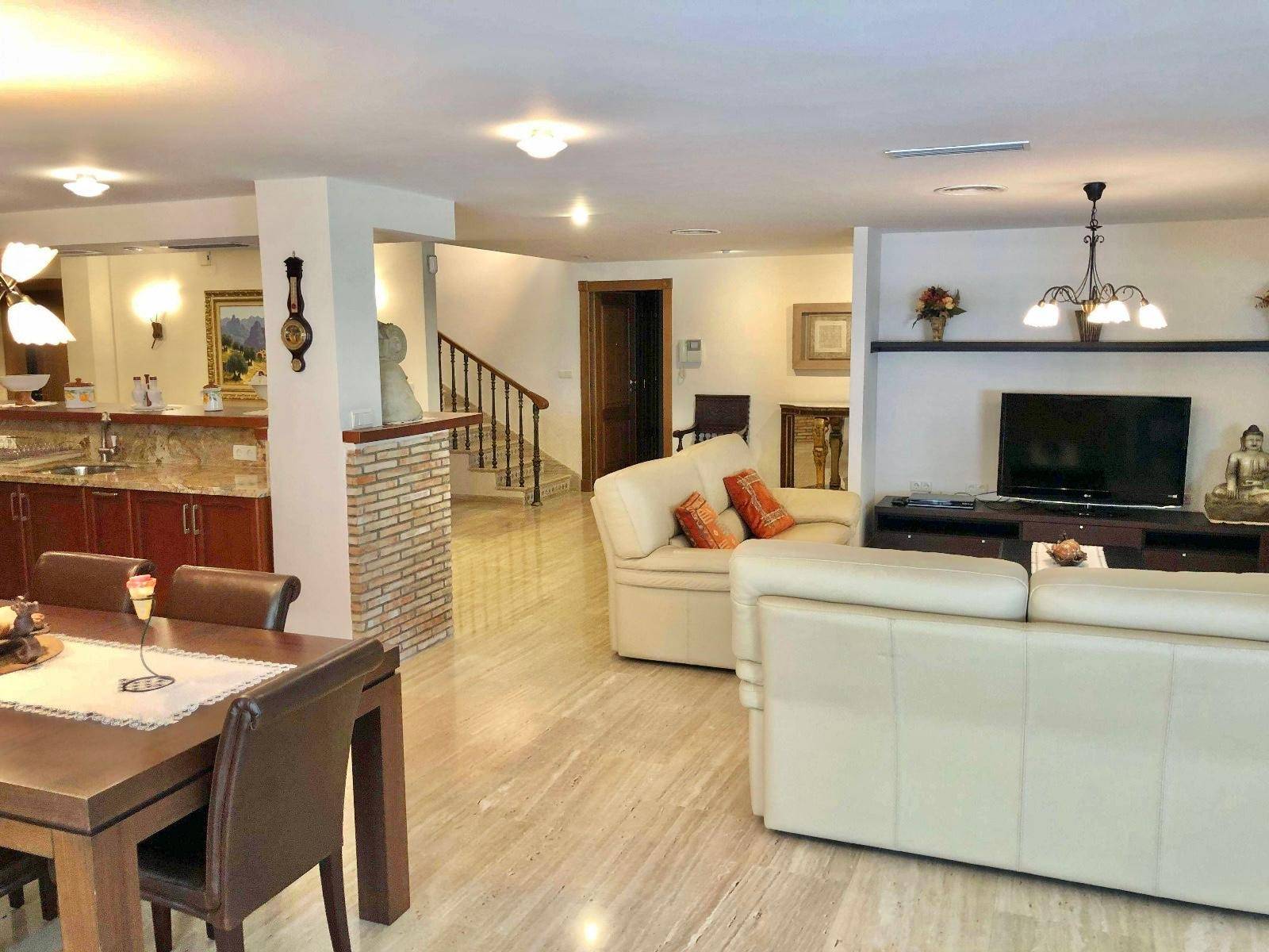 Bedroom in villa for sale in El Palmar