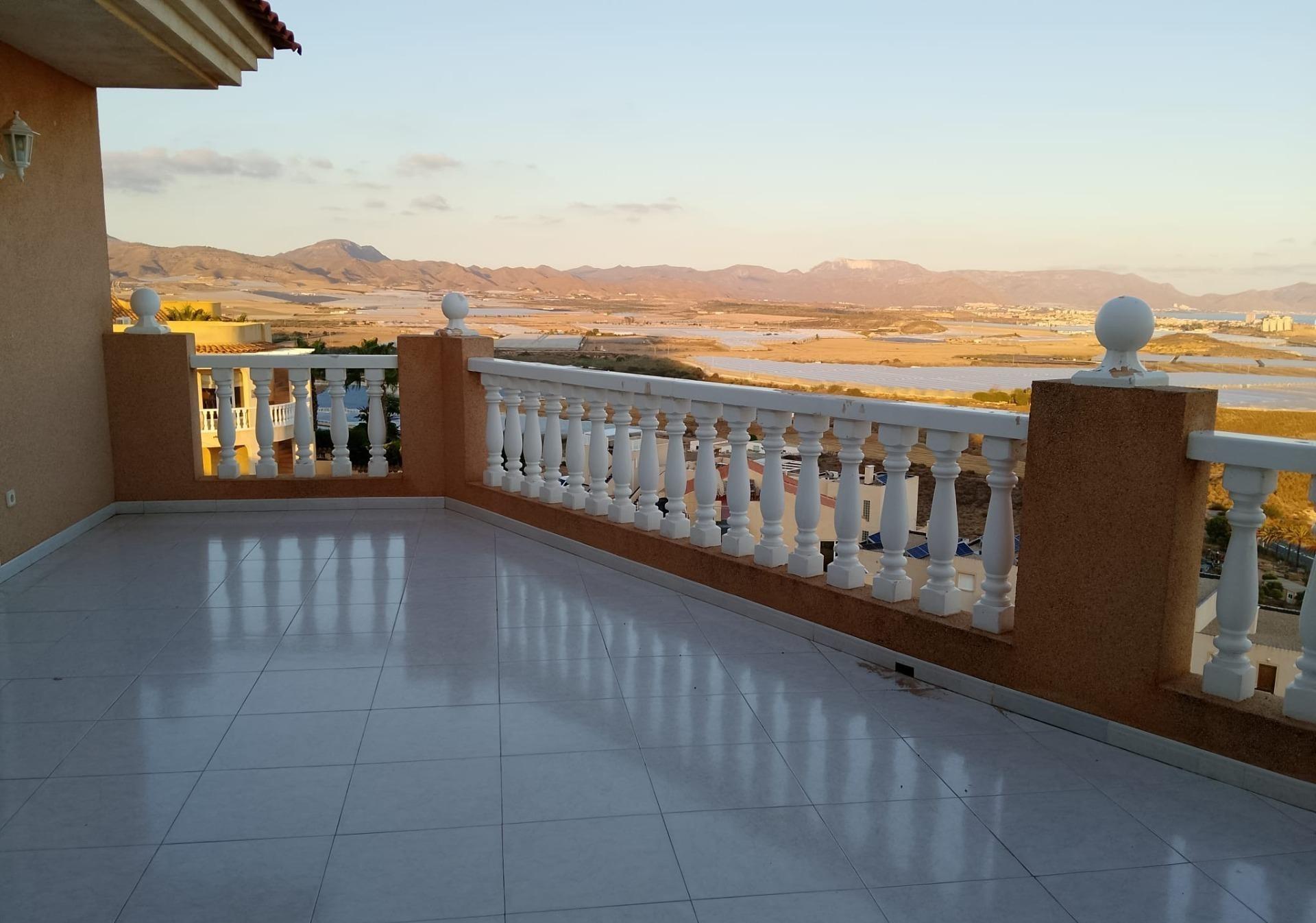 Dining area in villa for sale in Puerto de Mazarron