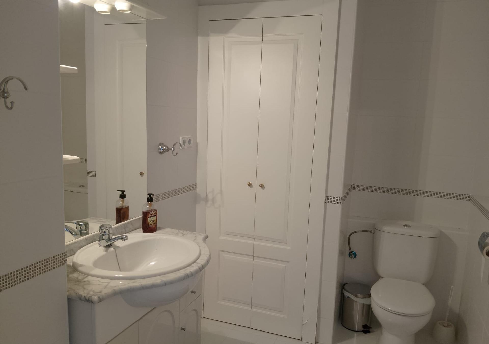 Bathroom in villa for sale in Puerto de Mazarron