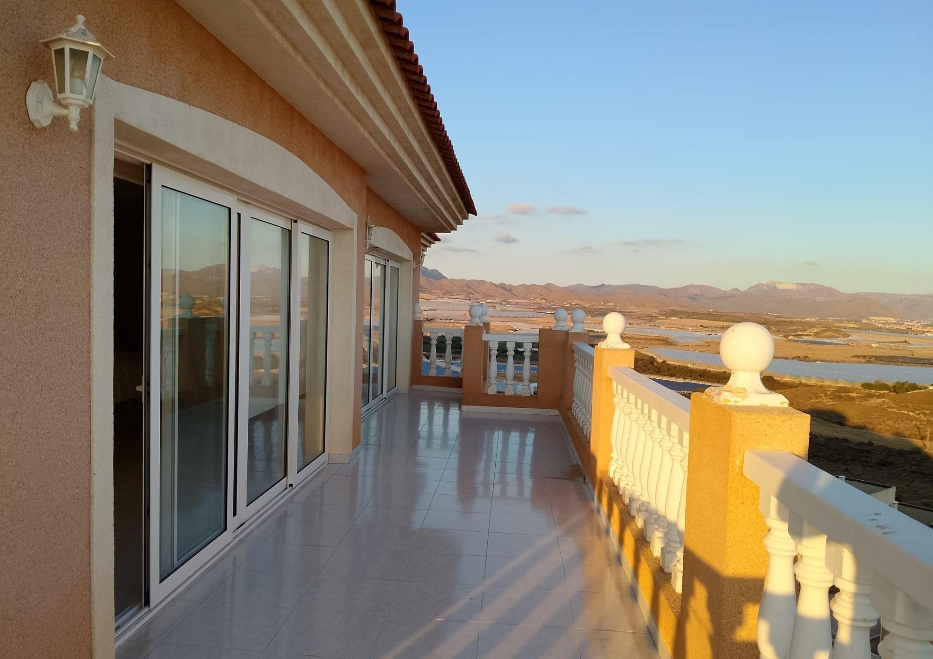 Master bedroom in villa for sale in Puerto de Mazarron