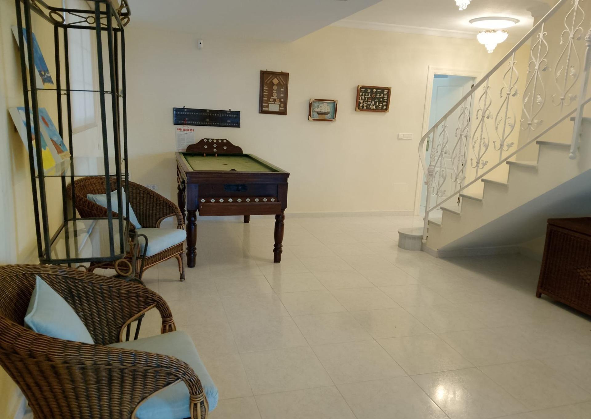 Garden in villa for sale in Puerto de Mazarron