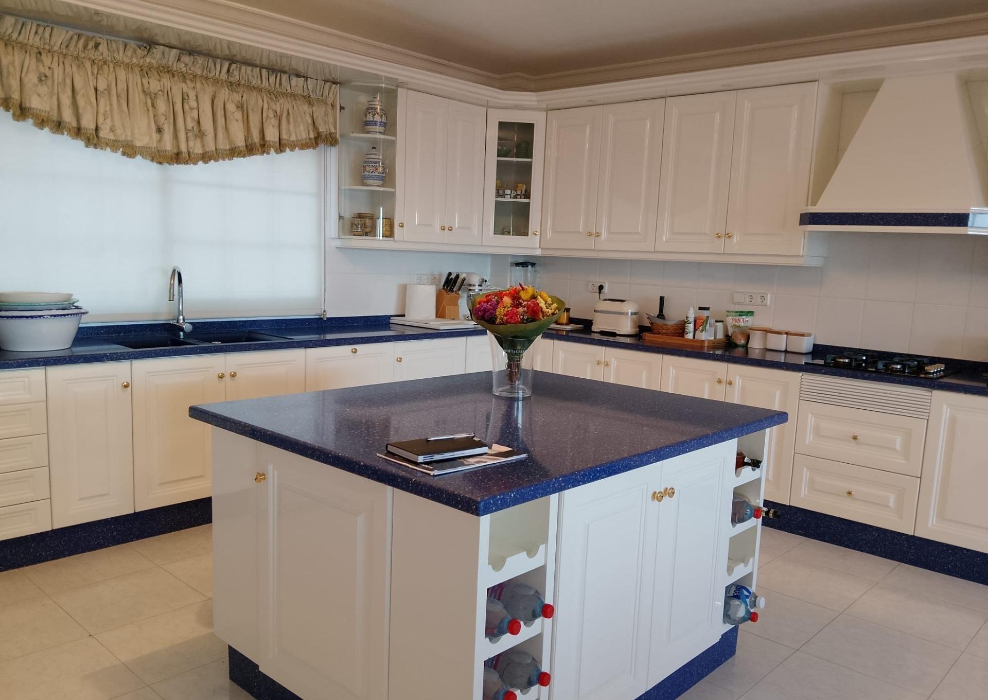 Bedroom in villa for sale in Puerto de Mazarron
