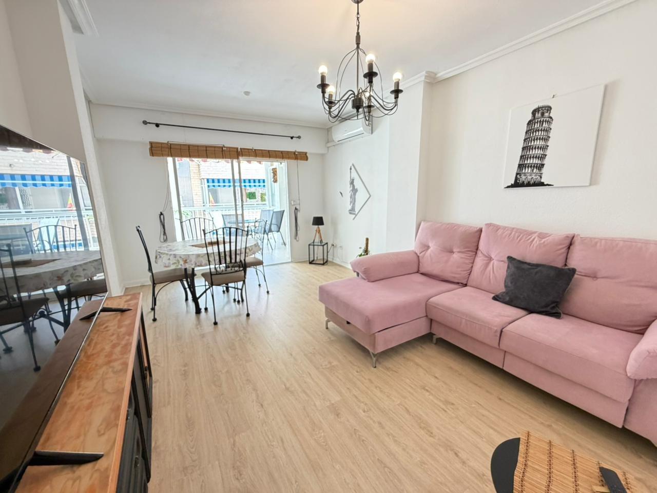 Refurbished 2-bedroom flat 50 metres from PLAYA DEL CURA beach in Torrevieja Just 50 metres from Pla