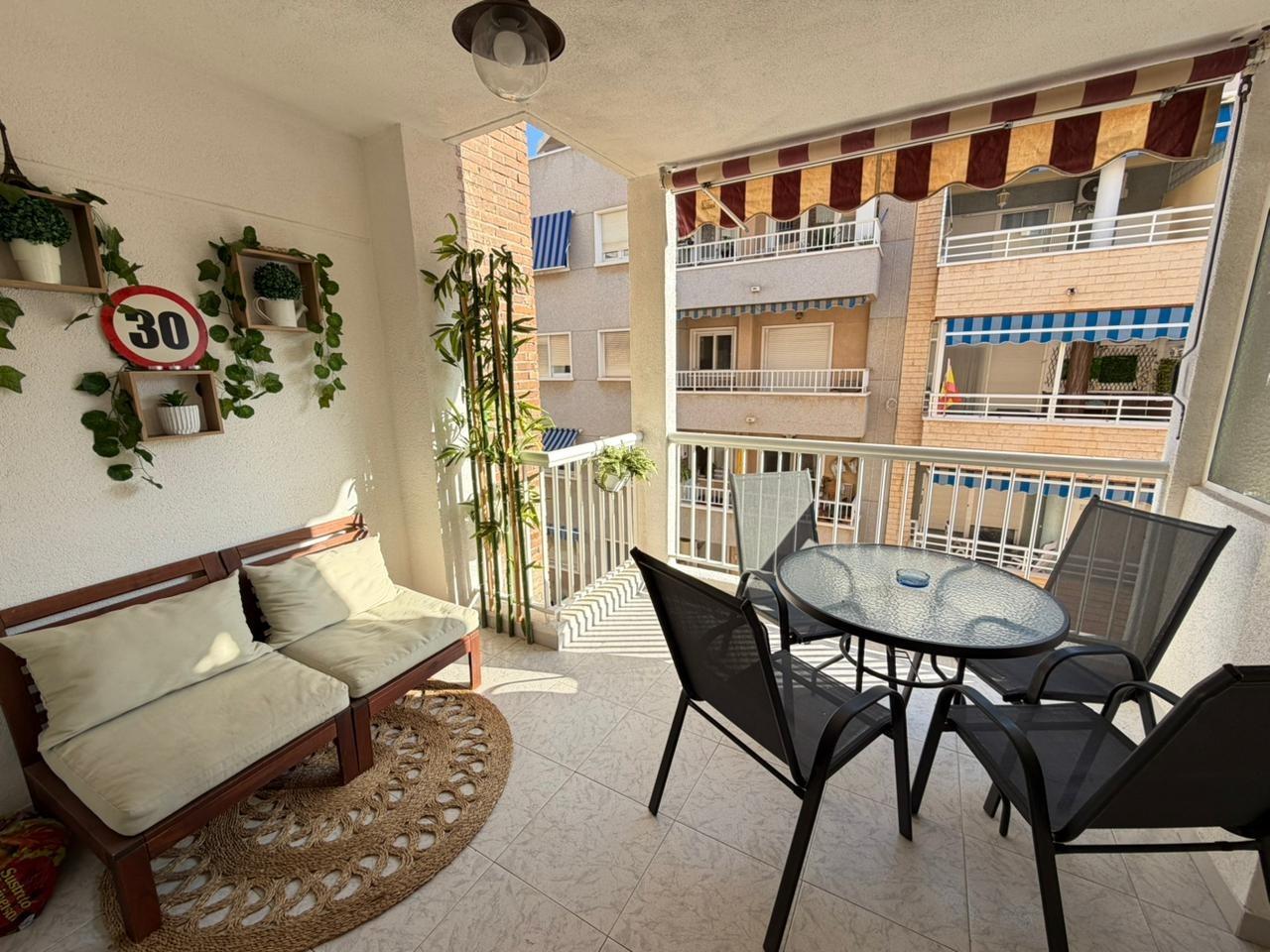 Bedroom in apartment for sale in Torrevieja