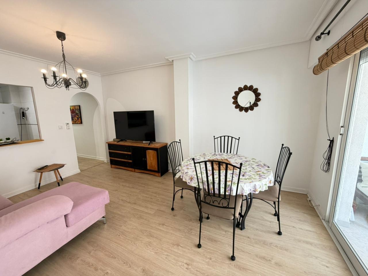 Refurbished 2-bedroom flat 50 metres from PLAYA DEL CURA beach in Torrevieja Just 50 metres from Pla