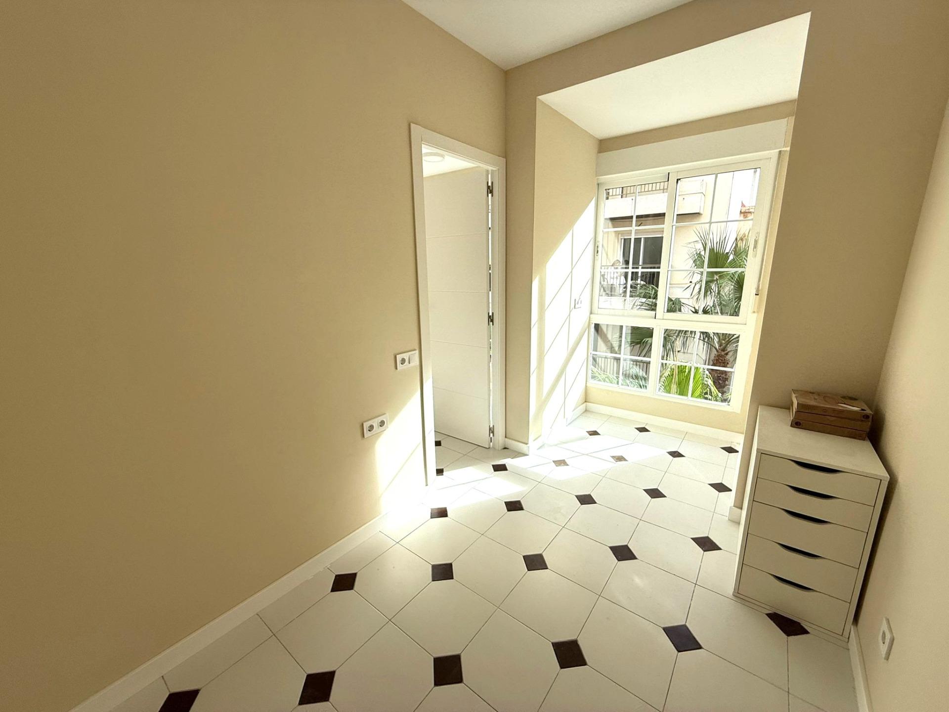 Terrace in apartment for sale in Torrevieja