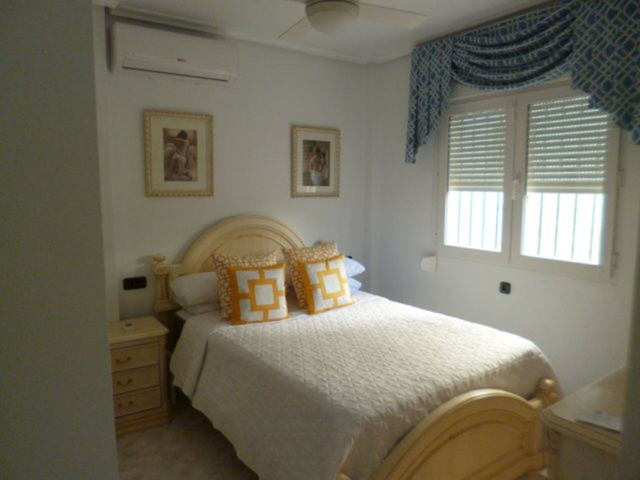 Bedroom in villa for sale in Playa Flamenca