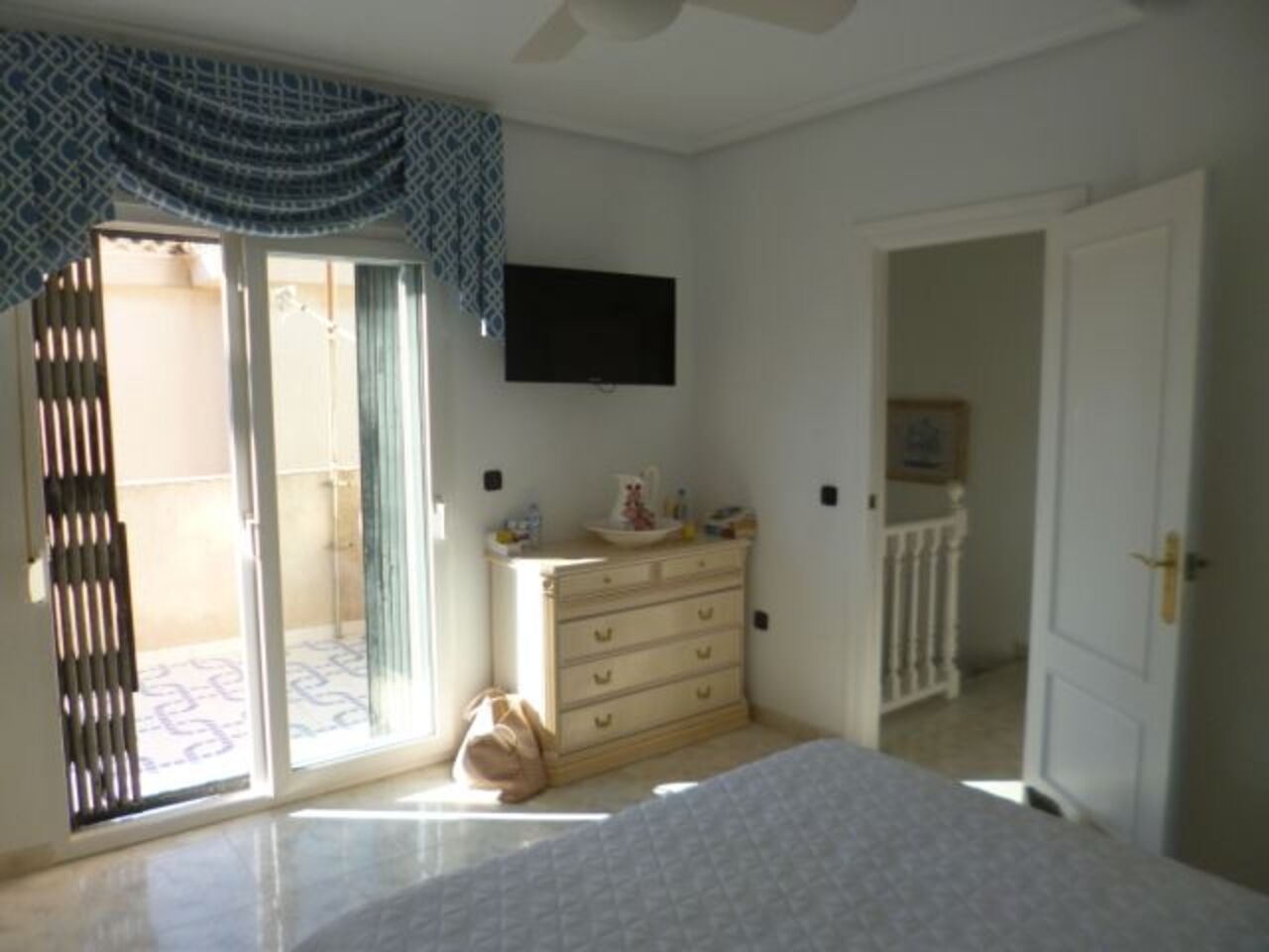 A Fabulous 3 bedroom detached Villa located in Playa Flamenca, south facing with private garden, pot