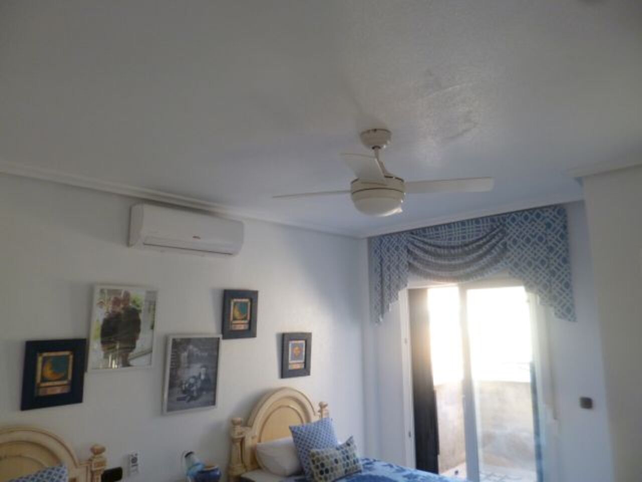 Dining area in villa for sale in Playa Flamenca