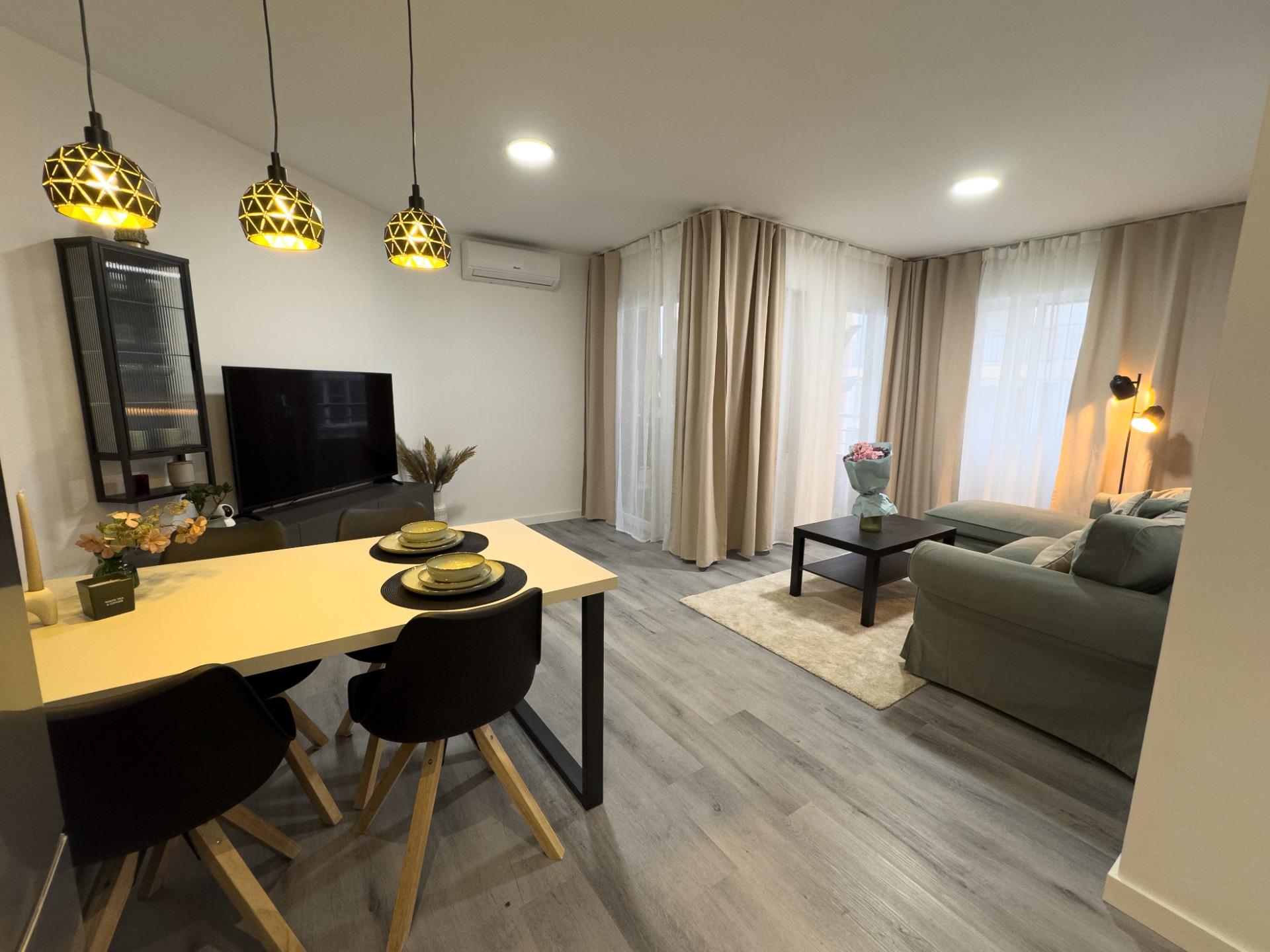 Refurbished 2-bedroom flat with terrace next to Los Locos beach This cosy, renovated flat is a real