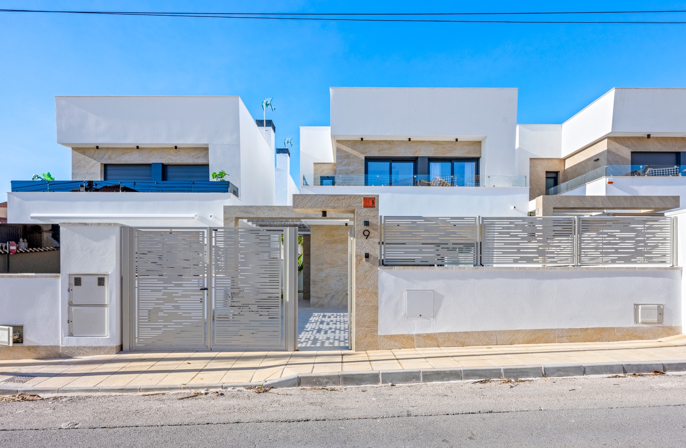 Garden in villa for sale in Orihuela Costa