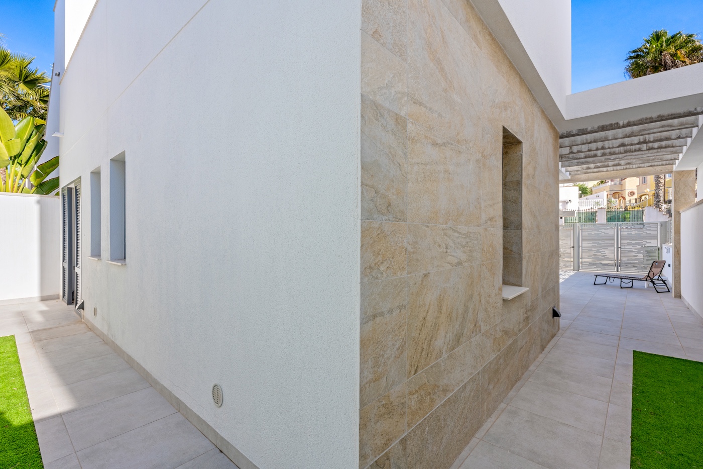 Exterior view in villa for sale in Orihuela Costa
