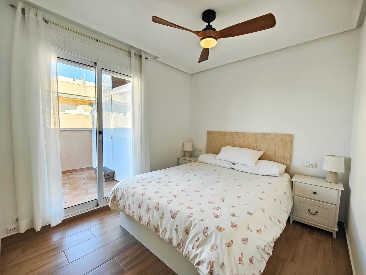 Bedroom in penthouse for sale in Torrevieja