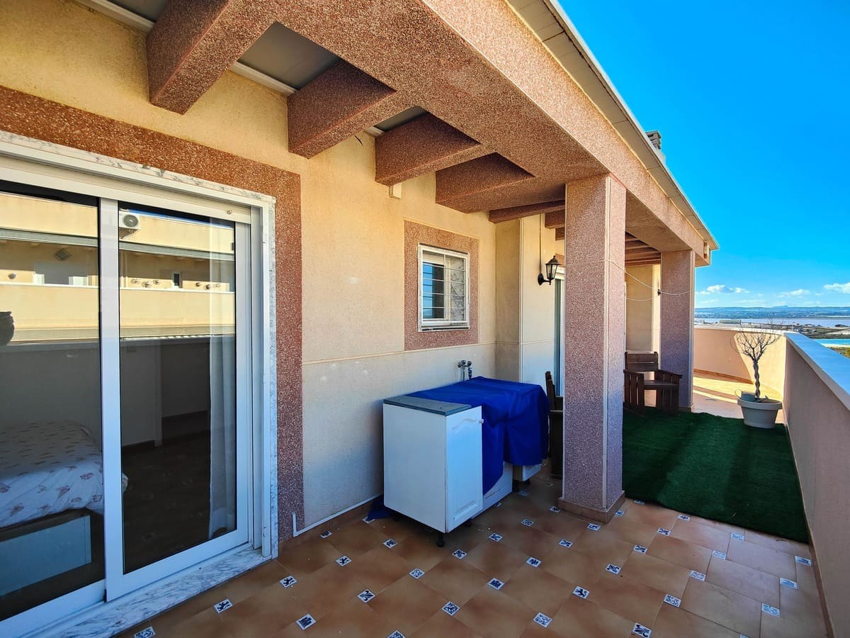 Dining area in penthouse for sale in Torrevieja