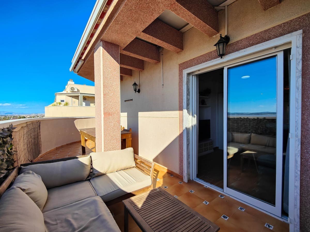 Bedroom in penthouse for sale in Torrevieja