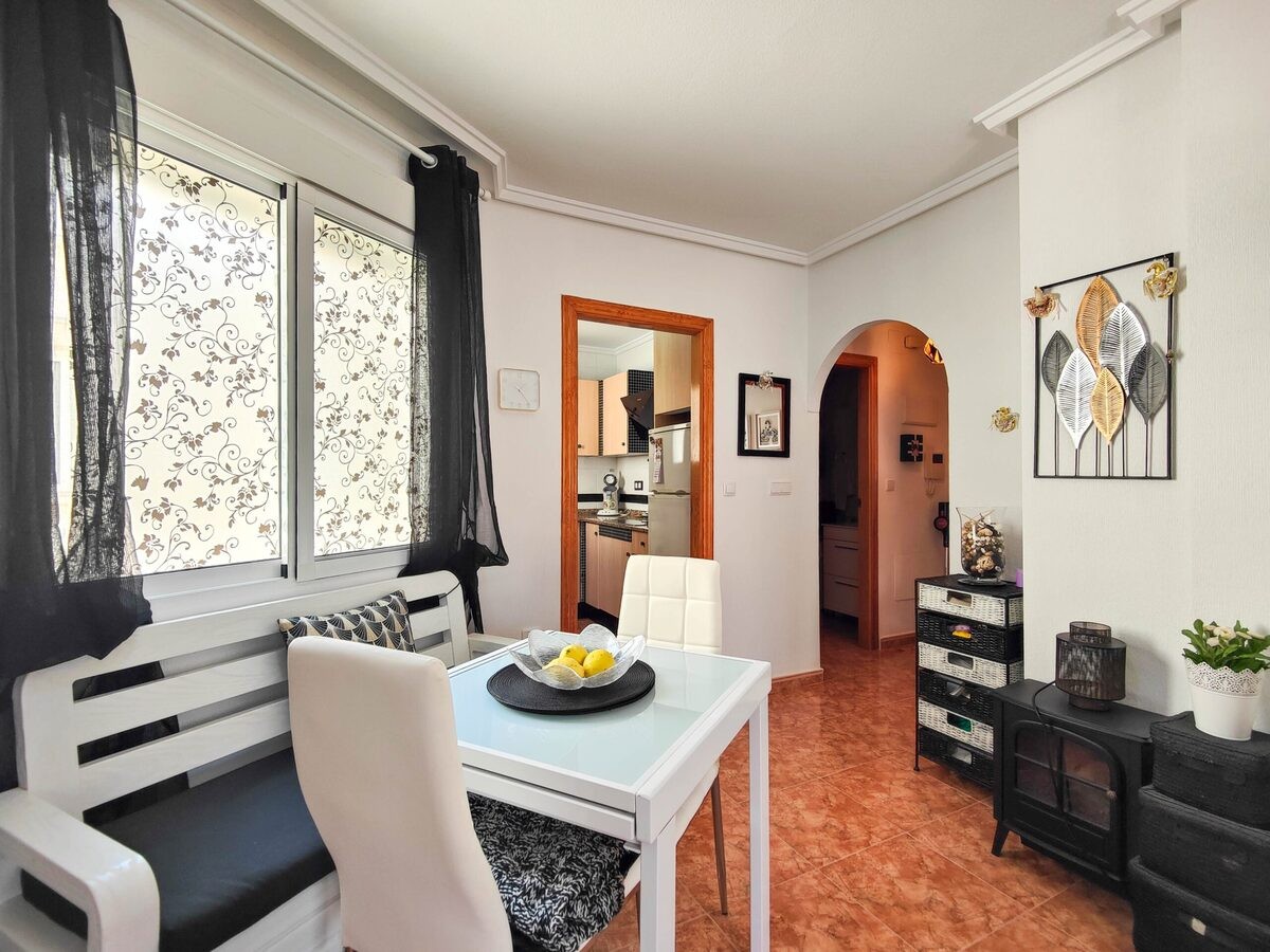 Garden in penthouse for sale in Torrevieja