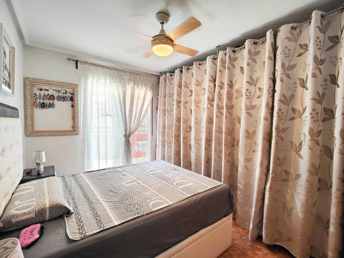 Master bedroom in penthouse for sale in Torrevieja