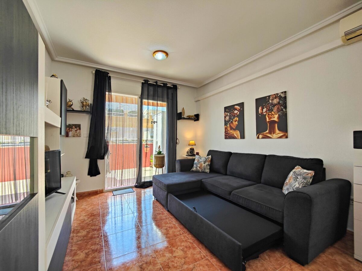 Garden in penthouse for sale in Torrevieja