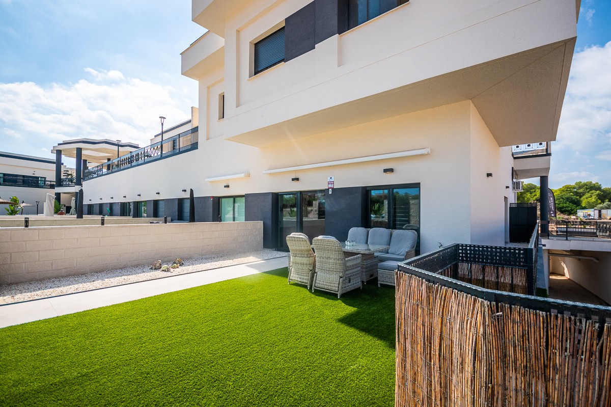 Terrace in apartment for sale in Algorfa