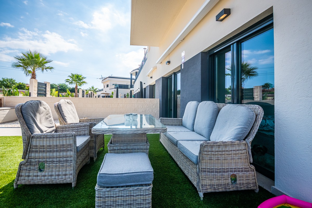 Garden in apartment for sale in Algorfa