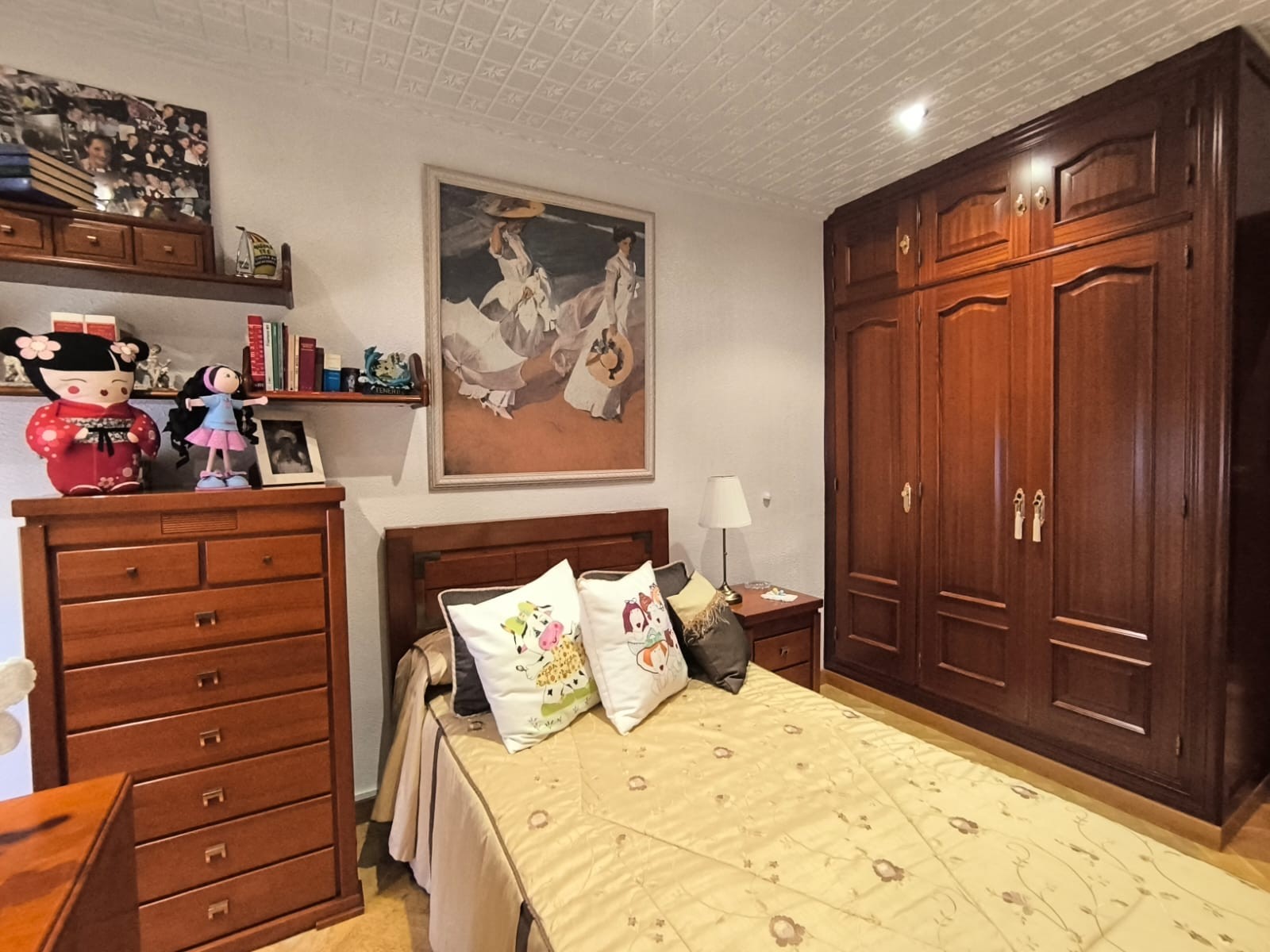 Bathroom in villa for sale in Sax