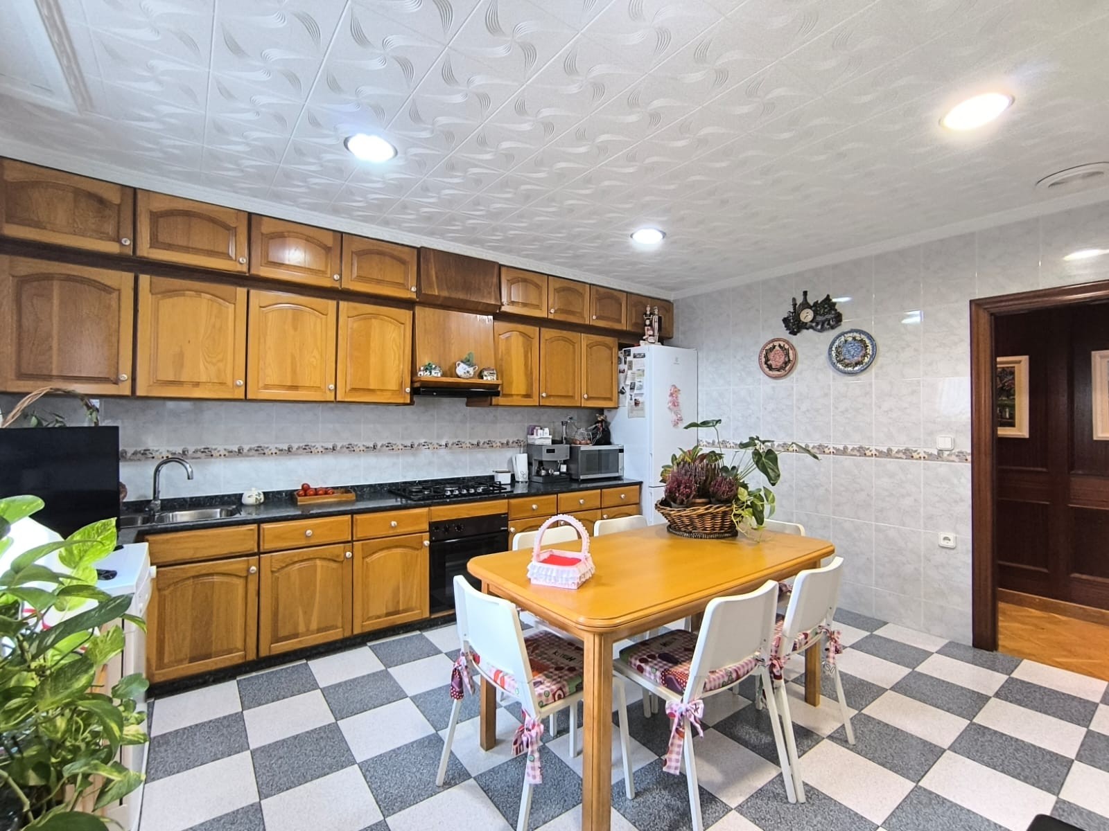 Garden in villa for sale in Sax