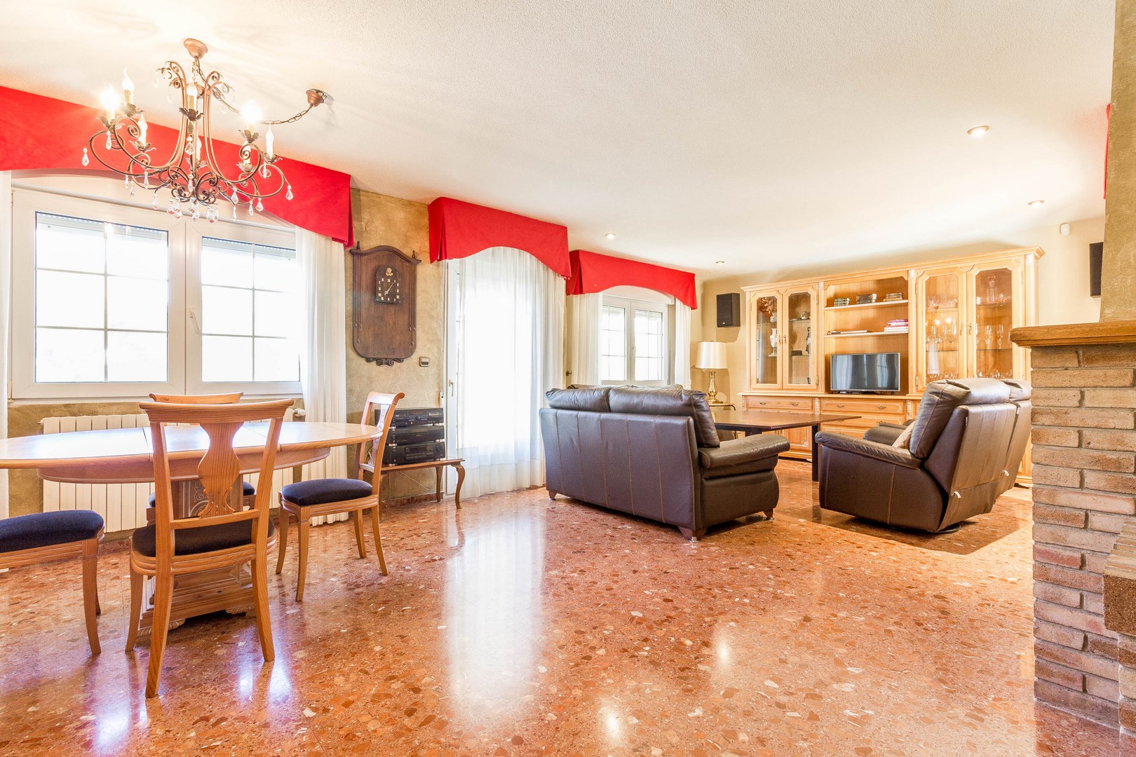 Garden in villa for sale in Yecla