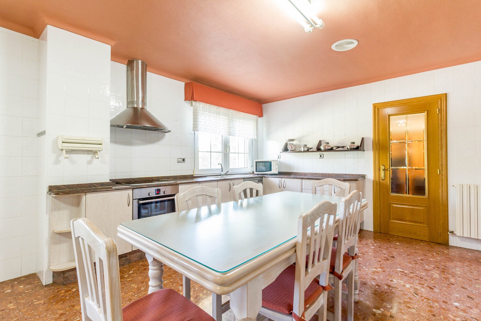 Bedroom in villa for sale in Yecla