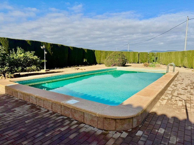 Exterior view in villa for sale in Avileses