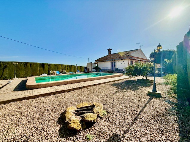 Bedroom in villa for sale in Avileses