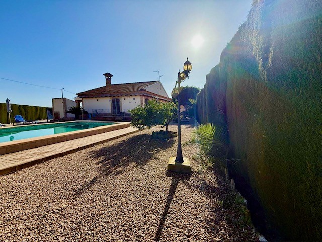 Exterior view in villa for sale in Avileses
