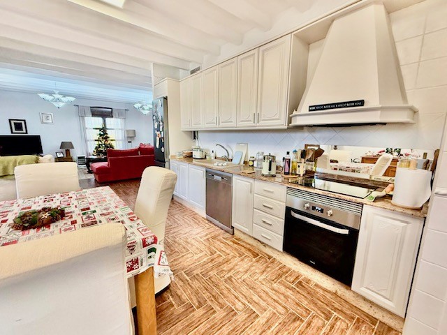 Kitchen in villa for sale in Avileses