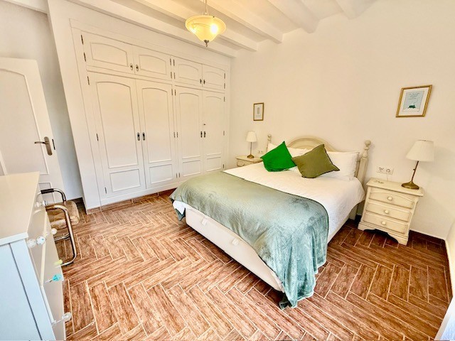 Master bedroom in villa for sale in Avileses