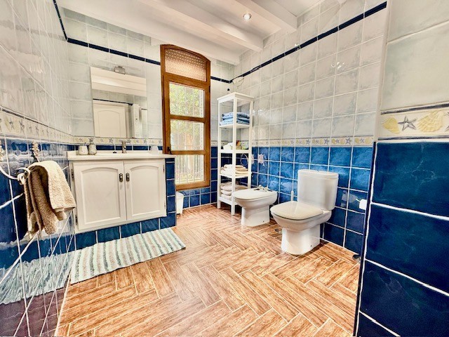 Bathroom in villa for sale in Avileses