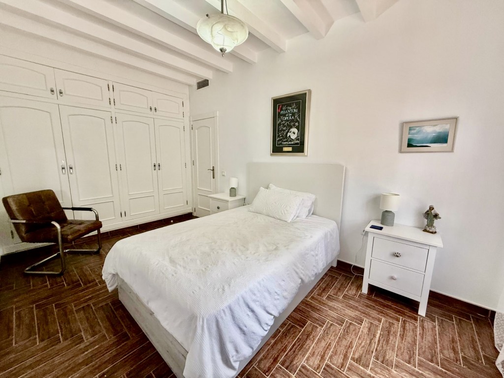 Garden in villa for sale in Avileses