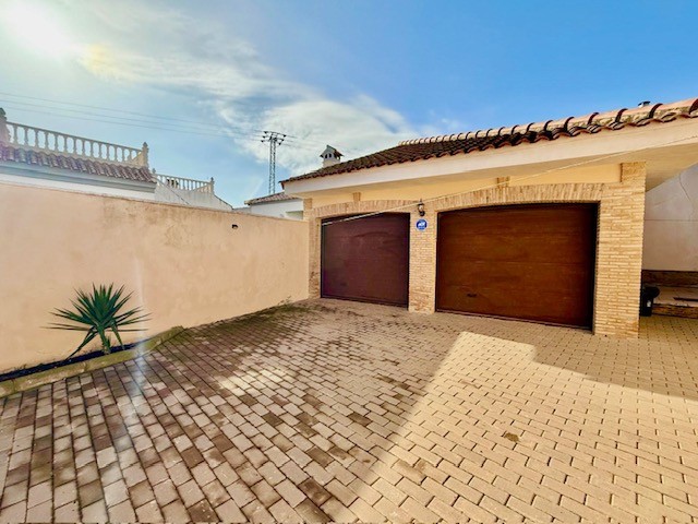 Bedroom in villa for sale in Avileses
