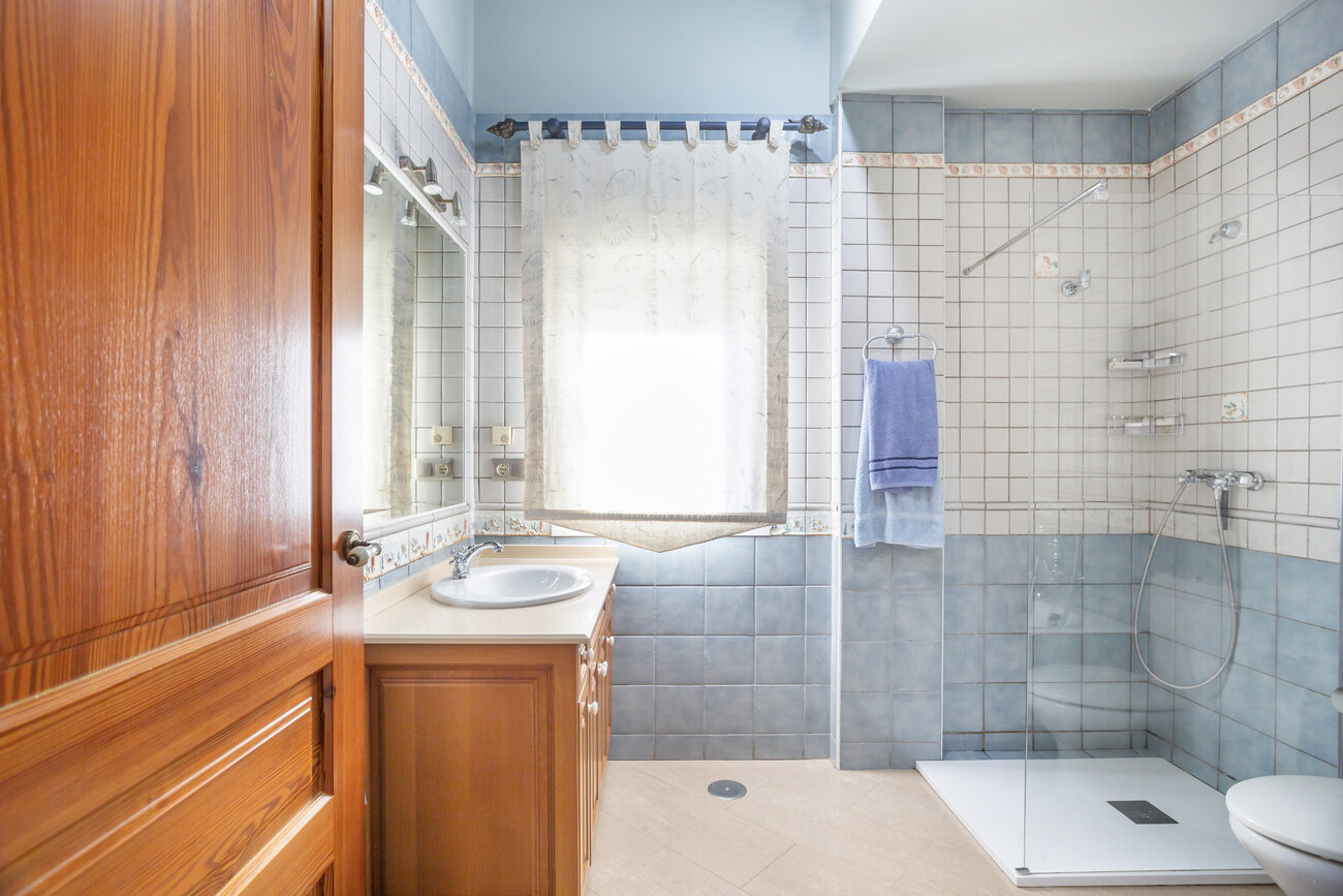 Master bedroom in villa for sale in Torrevieja