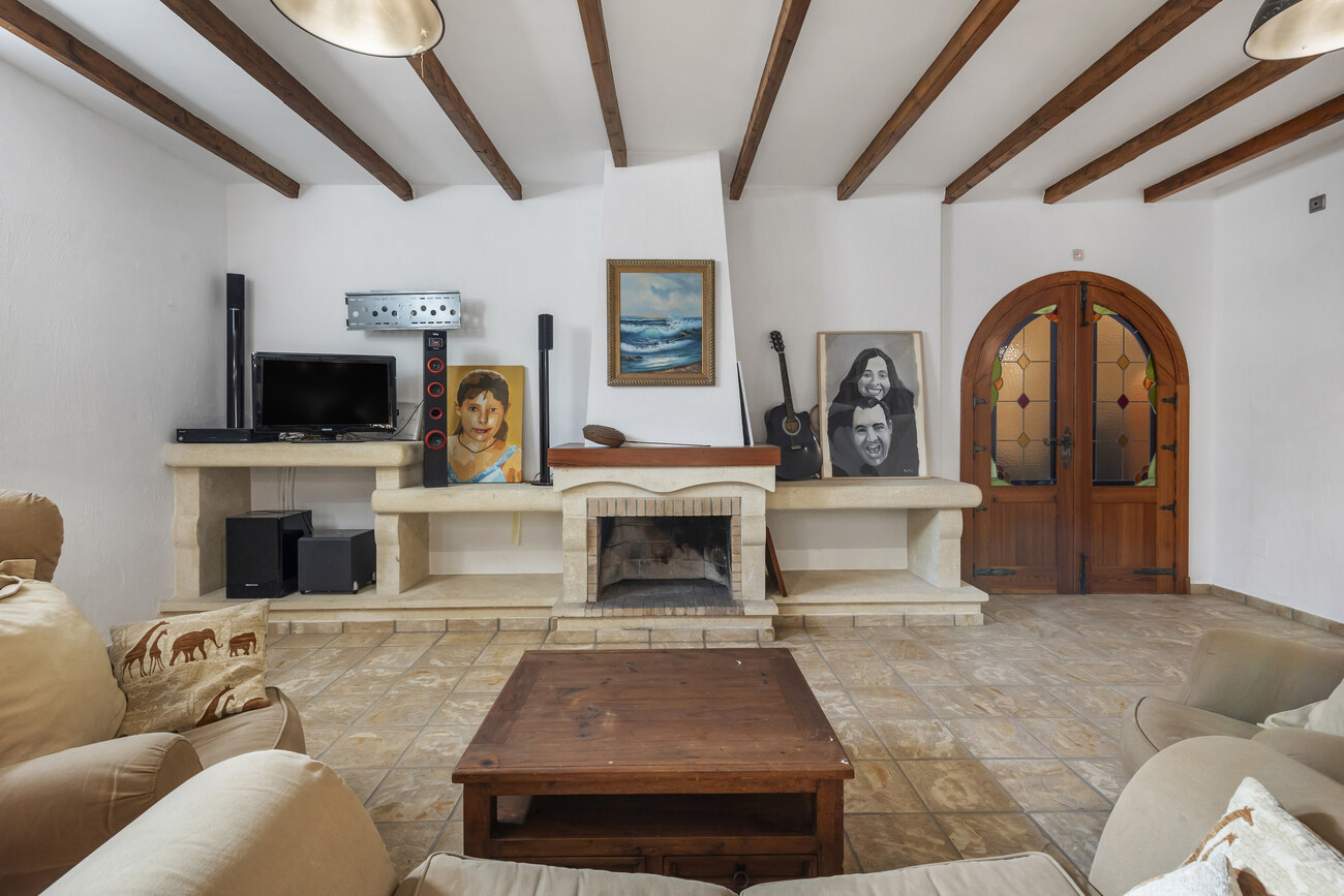Pool area in villa for sale in Torrevieja