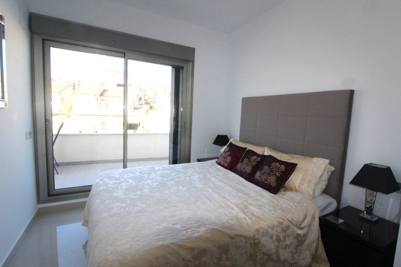 Dining area in villa for sale in Villamartin