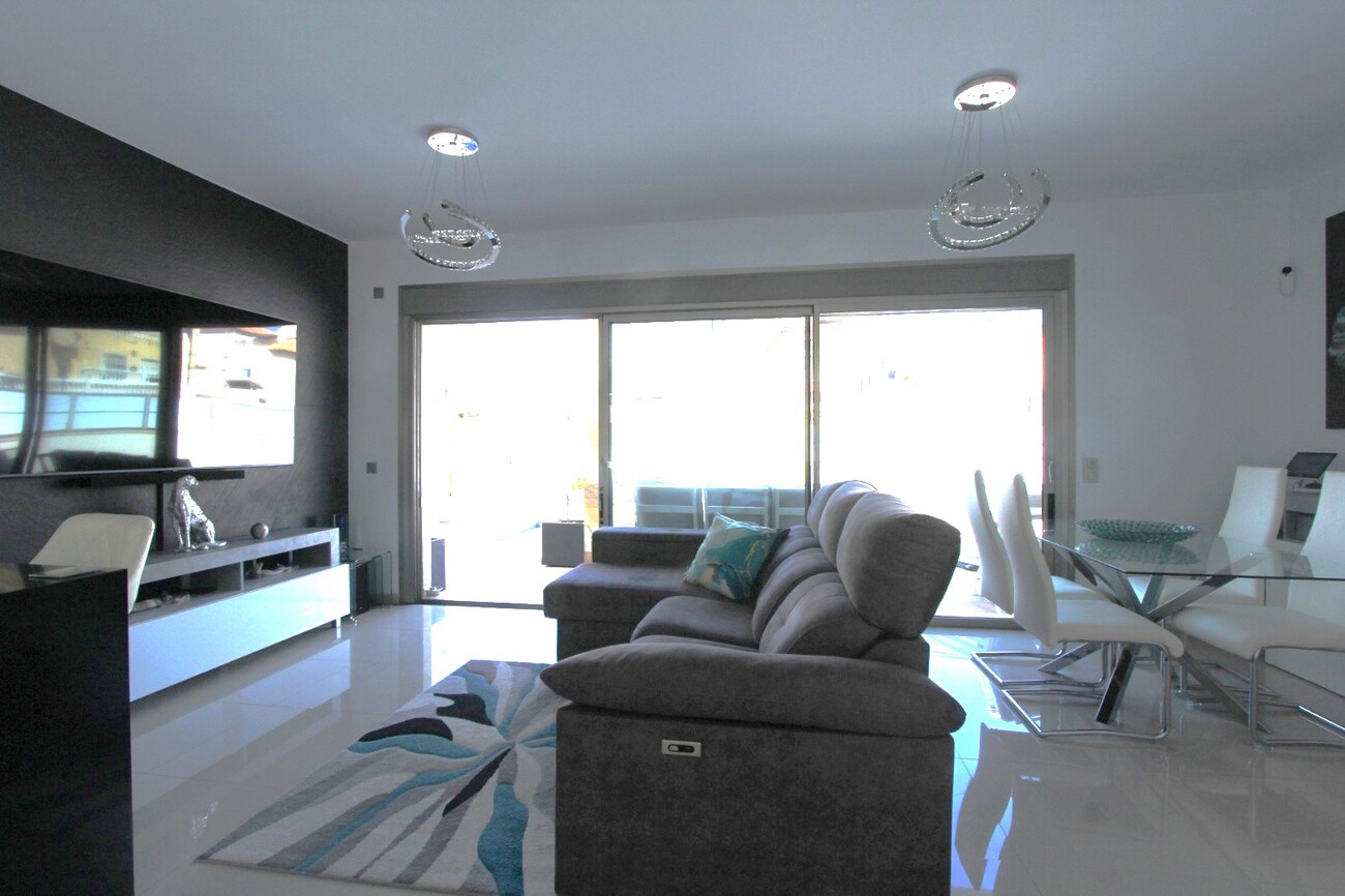 Garden in villa for sale in Villamartin
