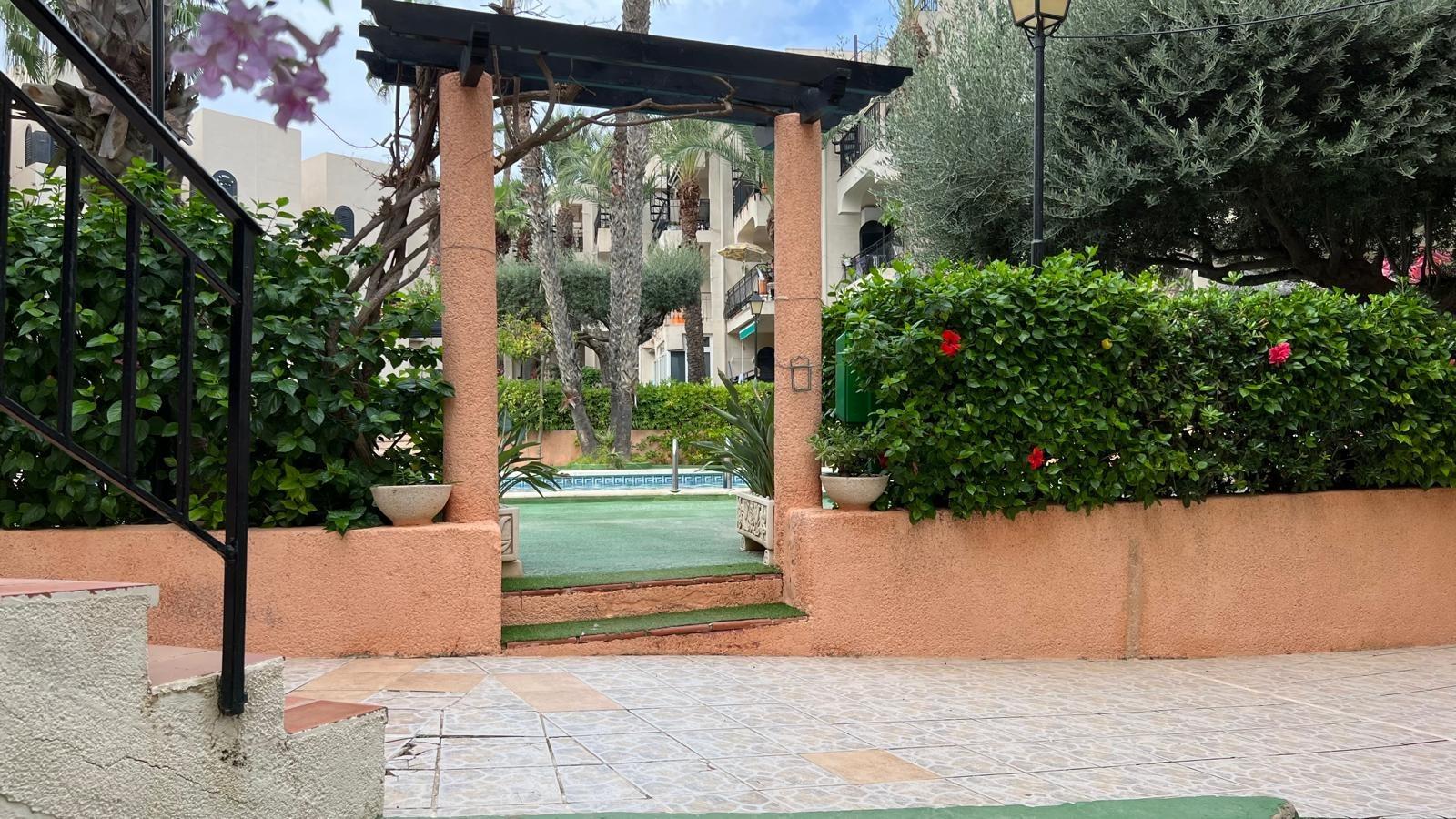 Garden in apartment for sale in Torrevieja